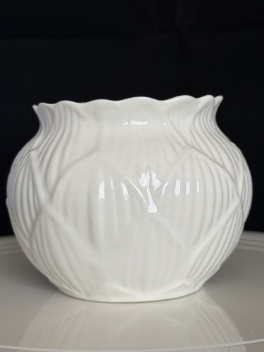 Belleek irish porcelain - belleek, lily