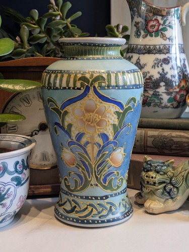 Art nouveau style tube - style,