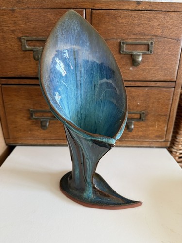 Vintage lily earthenware - lily,