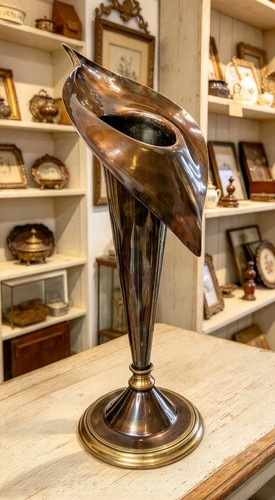 Antique art nouveau queen - antique,