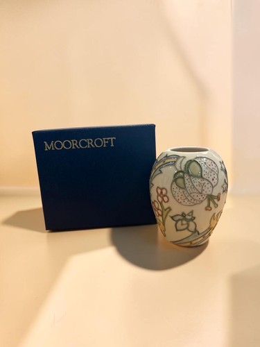 Moorcroft golden lily vase - moorcroft,