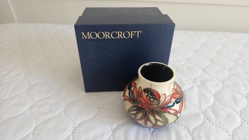 Moorcroft anna lily - anna,