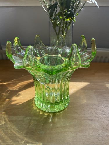 Green glass lily vase sowerby - glass,