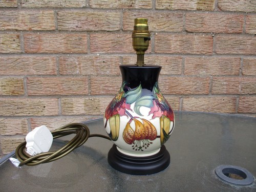 Moorcroft anna lily - moorcroft, design