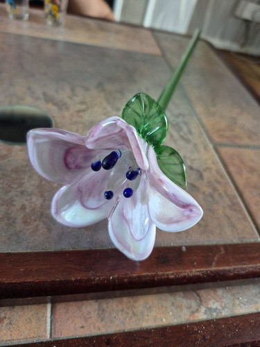 Handblown art glass - pink, lily
