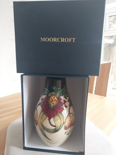 Moorcroft anna lily vase - moorcroft,