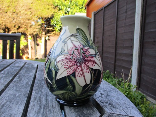 Moorcroft lily the field - moorcroft,
